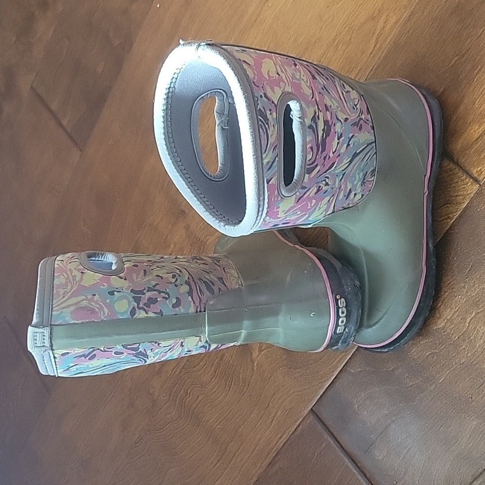 Girls Bogs- Size 2